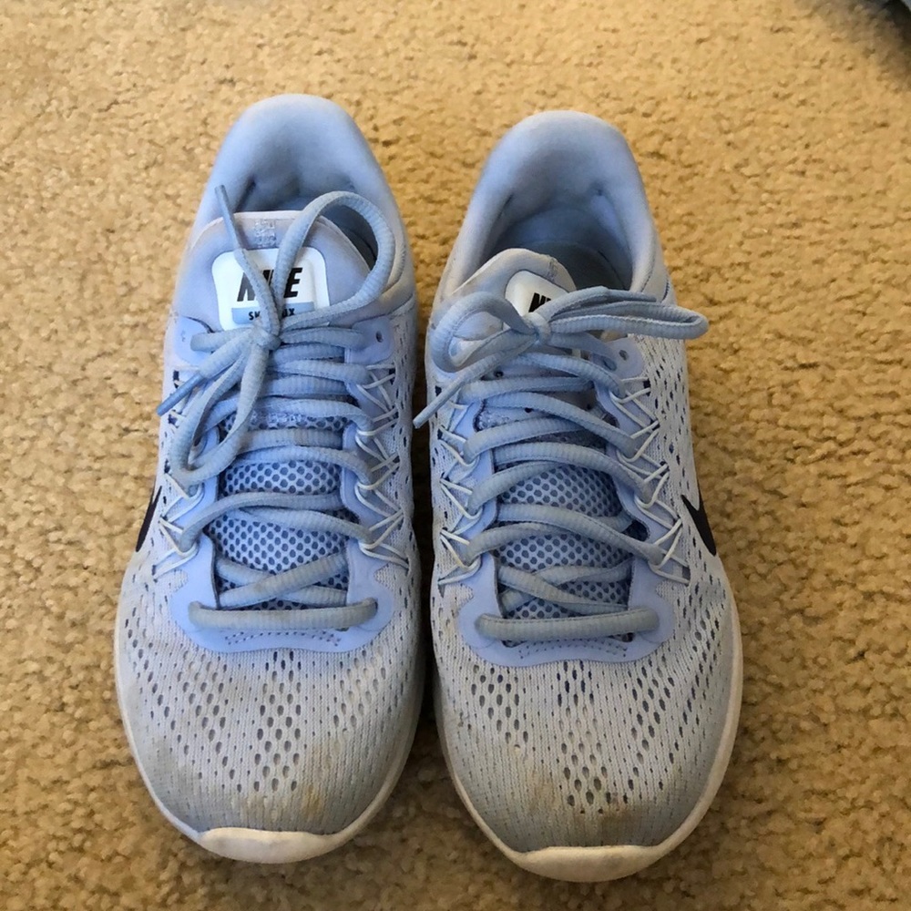 Nike Skyelux Shoe